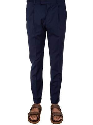 Pantaloni uomo PT Torino in gabardina di cotone blu con linea carrot in UOMO