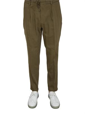 Pantaloni Boss verde con fit affusolato in misto lino in UOMO