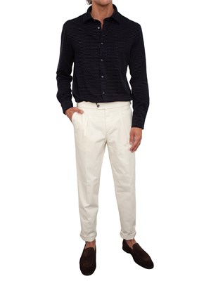 Camicia uomo Emporio Armani in cotone e lyocell blu con logo lettering flock all over in UOMO