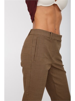 Pantalone chino Marella in misto lana stretch con micro pied de poule marrone in DONNA