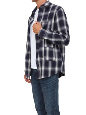 Camicia Armani Exchange regular fit in cotone spazzolato con fantasia check blu in UOMO