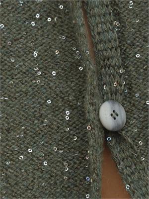 Maglia Marella in misto cashmere verde con paillettes e spacco con bottone in DONNA