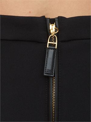 Pantaloni Elisabetta Franchi in doppio crêpe nera con zip in DONNA