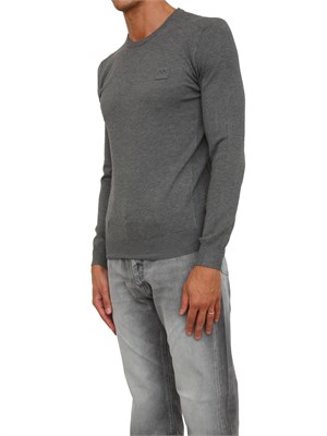 Maglia Antony Morato slim fit in misto viscosa grigio con patch logata in UOMO