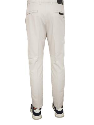 Pantaloni Boss uomo in tessuto tecnico beige in UOMO