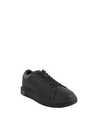 Sneakers uomo Armani Exchange in pelle nera in UOMO