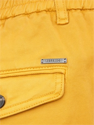 Pantalone Peserico uomo in gabardina di cotone senape in UOMO