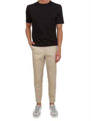 T-shirt nera 