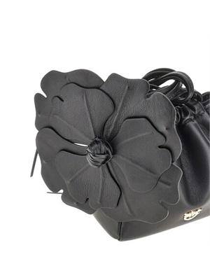 Borsetta Pinko in pelle nera maxi fiore in DONNA