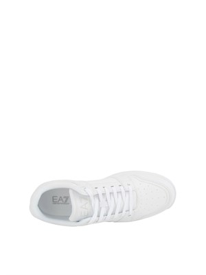 EA7 EMPORIO ARMANI Sneaker uomo Emporio Armani in ecopelle bianca in UOMO