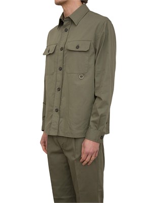 Camicia over Paolo Pecora in gabardina smerigliata verde in UOMO