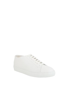 Sneaker uomo Doucal's in pelle bottalata bianca e fondo tono su tono in UOMO
