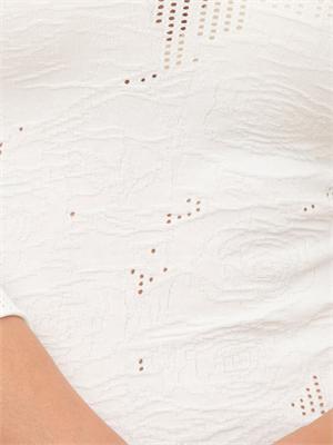Maglia bianca Blugirl con lavorazione punzonata effetto pizzo e motivo floreale in DONNA