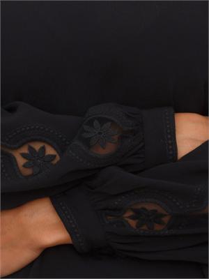 TWIN-SET Blusa Twinset in crêpe nera con ricamo su maniche a palloncino in DONNA