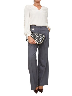 TWIN-SET Blusa Twinset in crêpe avorio con ricamo su maniche a palloncino in DONNA