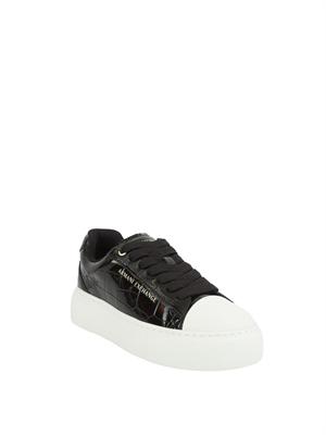 ARMANI EXCHANGE Sneakers donna Emporio Armani in ecopelle nera lucida effetto coccodrillo in DONNA