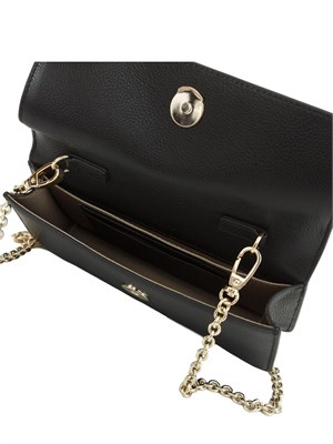 Borsa mini bag Emporio Armani in pelle bottalata nera con catena oro in DONNA