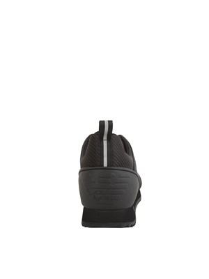 Sneakers uomo EA7 Emporio Armani in tessuto tecnico nero in UOMO