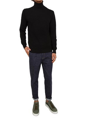 Maglia lupetto Paolo Pecora in lana nera con lavorazione wave in UOMO