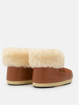 Stivali EVX Igloo Moon Boot in pelle scamosciata marrone e shearling in DONNA