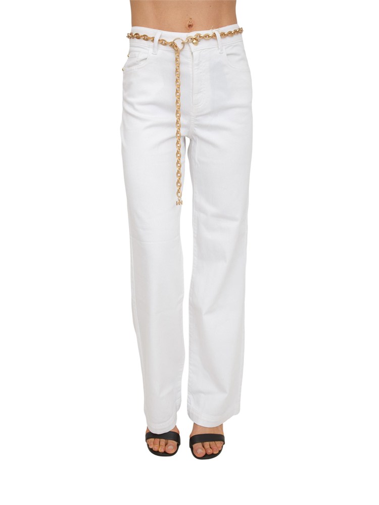 Jeans Stella Nenette in denim bianco e catena oro